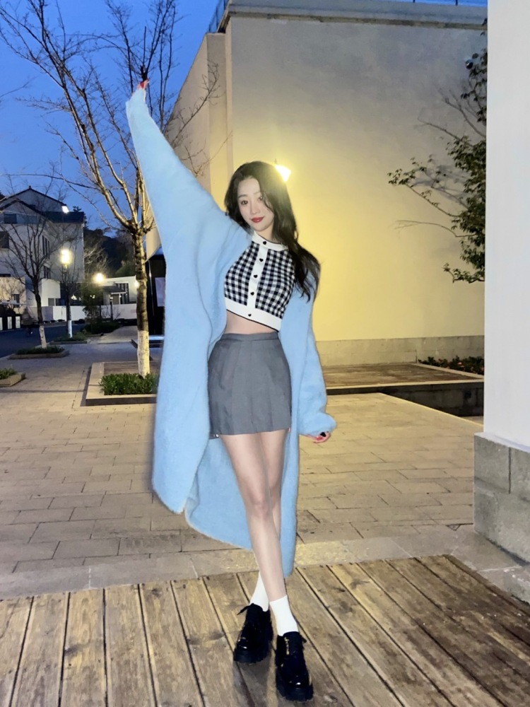 DatGirl-浙江省·杭州市·萧山区-抖音 *** 微博-本人身高168 体重50kg热爱跳舞 画画和唱歌 ,性格活泼开朗乐于沟通。从事电商工作,合作过多家店铺。平日也比较空闲,可接寄拍,约拍等。价格可沟通,不怕吃苦。