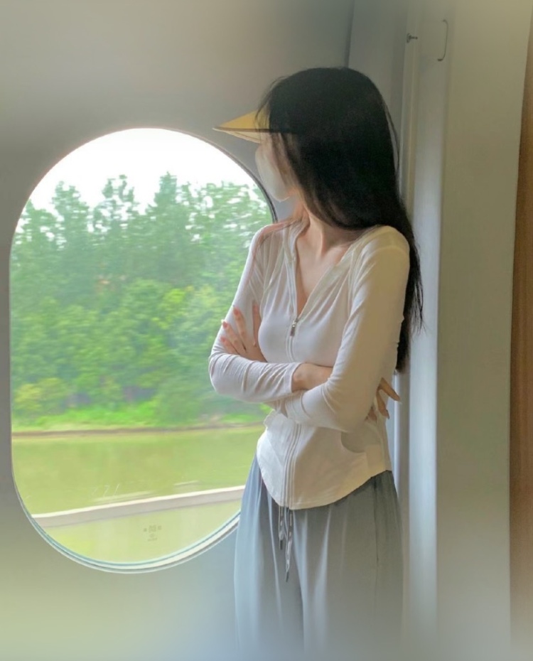 DatGirl-浙江省·杭州市·萧山区-抖音 *** 微博-本人身高168 体重50kg热爱跳舞 画画和唱歌 ,性格活泼开朗乐于沟通。从事电商工作,合作过多家店铺。平日也比较空闲,可接寄拍,约拍等。价格可沟通,不怕吃苦。