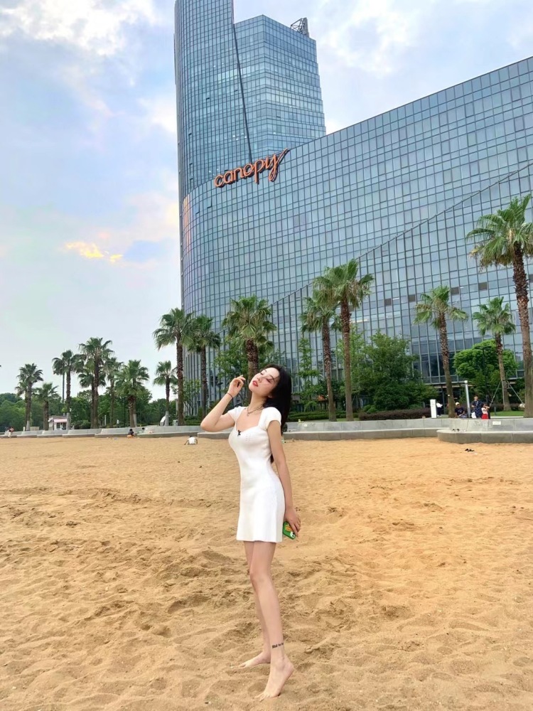 DatGirl-浙江省·杭州市·萧山区-抖音 *** 微博-本人身高168 体重50kg热爱跳舞 画画和唱歌 ,性格活泼开朗乐于沟通。从事电商工作,合作过多家店铺。平日也比较空闲,可接寄拍,约拍等。价格可沟通,不怕吃苦。