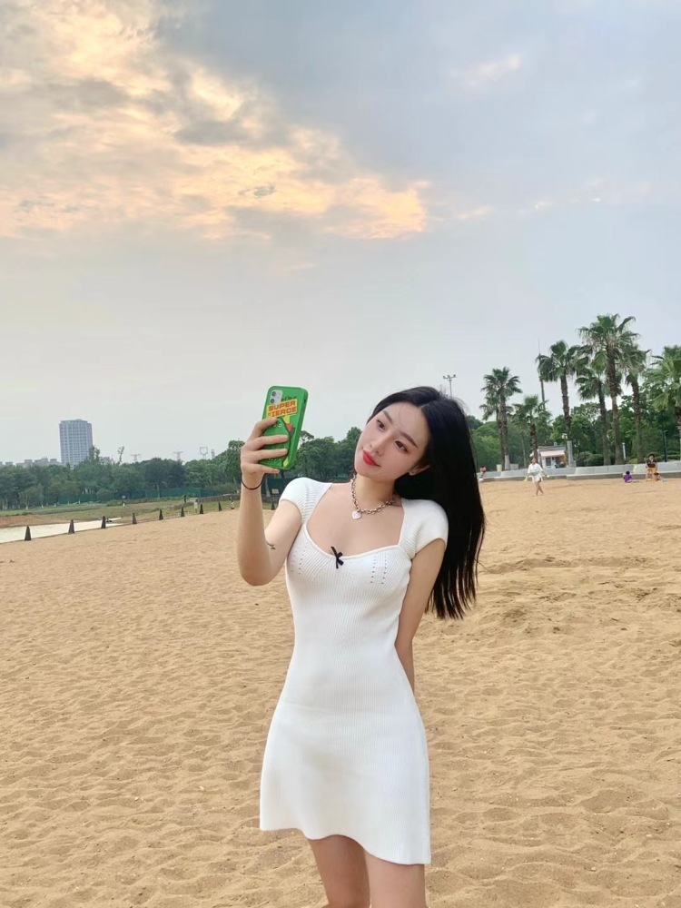 DatGirl-浙江省·杭州市·萧山区-抖音 *** 微博-本人身高168 体重50kg热爱跳舞 画画和唱歌 ,性格活泼开朗乐于沟通。从事电商工作,合作过多家店铺。平日也比较空闲,可接寄拍,约拍等。价格可沟通,不怕吃苦。