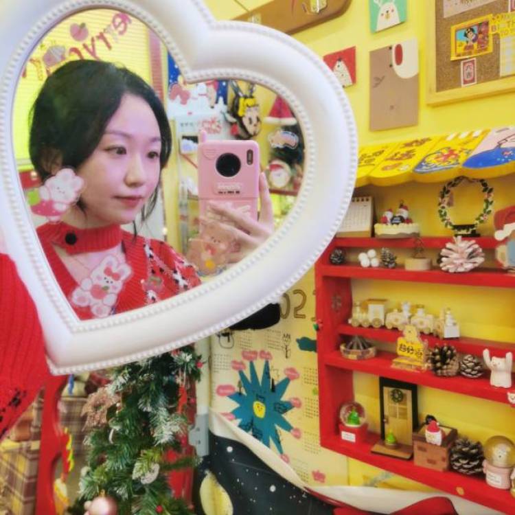 🍧-上海市·上海市·长宁区-***-接寄拍,会修图。想要什么风格什么感觉可以跟我沟通,可以驾驭任何风格,欢迎合作。