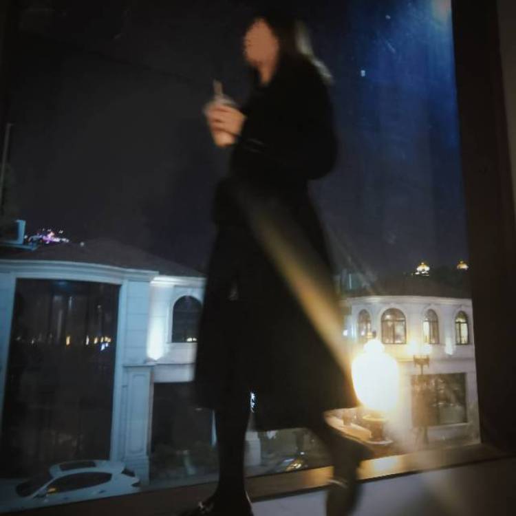 🍧-上海市·上海市·长宁区-***-接寄拍,会修图。想要什么风格什么感觉可以跟我沟通,可以驾驭任何风格,欢迎合作。