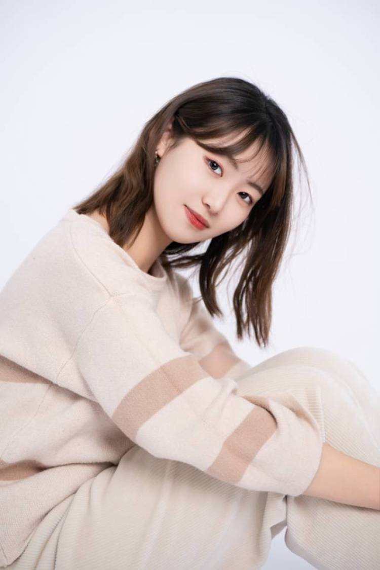 Sylvia🍑-河北省·张家口市·桥西区-抖音-会唱歌会跳舞,会弹吉他,会p图,在本地约拍过,出片很成功,英文很好,很会拍照,也很会穿搭