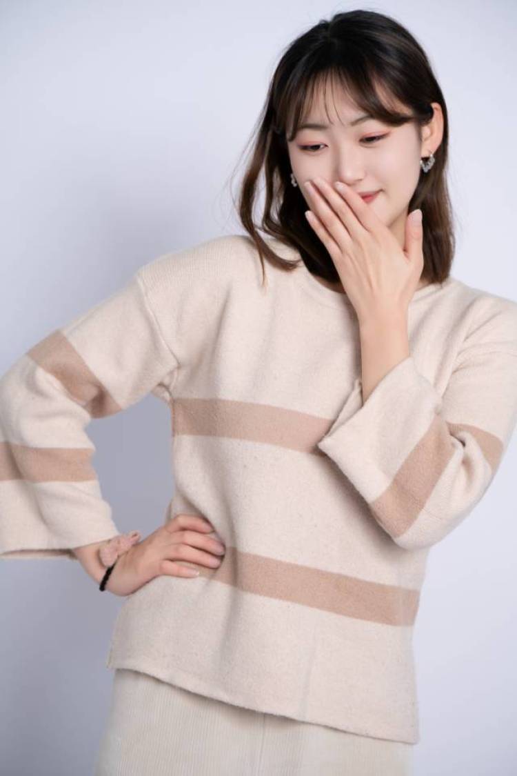 Sylvia🍑-河北省·张家口市·桥西区-抖音-会唱歌会跳舞,会弹吉他,会p图,在本地约拍过,出片很成功,英文很好,很会拍照,也很会穿搭