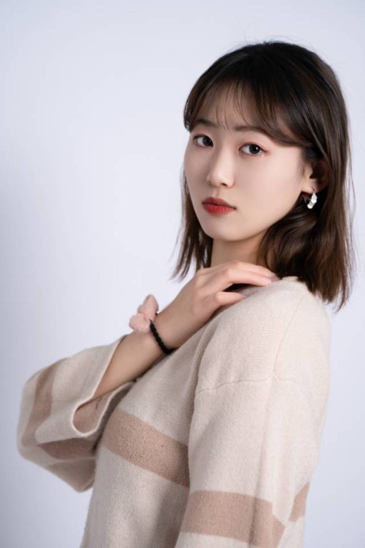 Sylvia🍑-河北省·张家口市·桥西区-抖音-会唱歌会跳舞,会弹吉他,会p图,在本地约拍过,出片很成功,英文很好,很会拍照,也很会穿搭