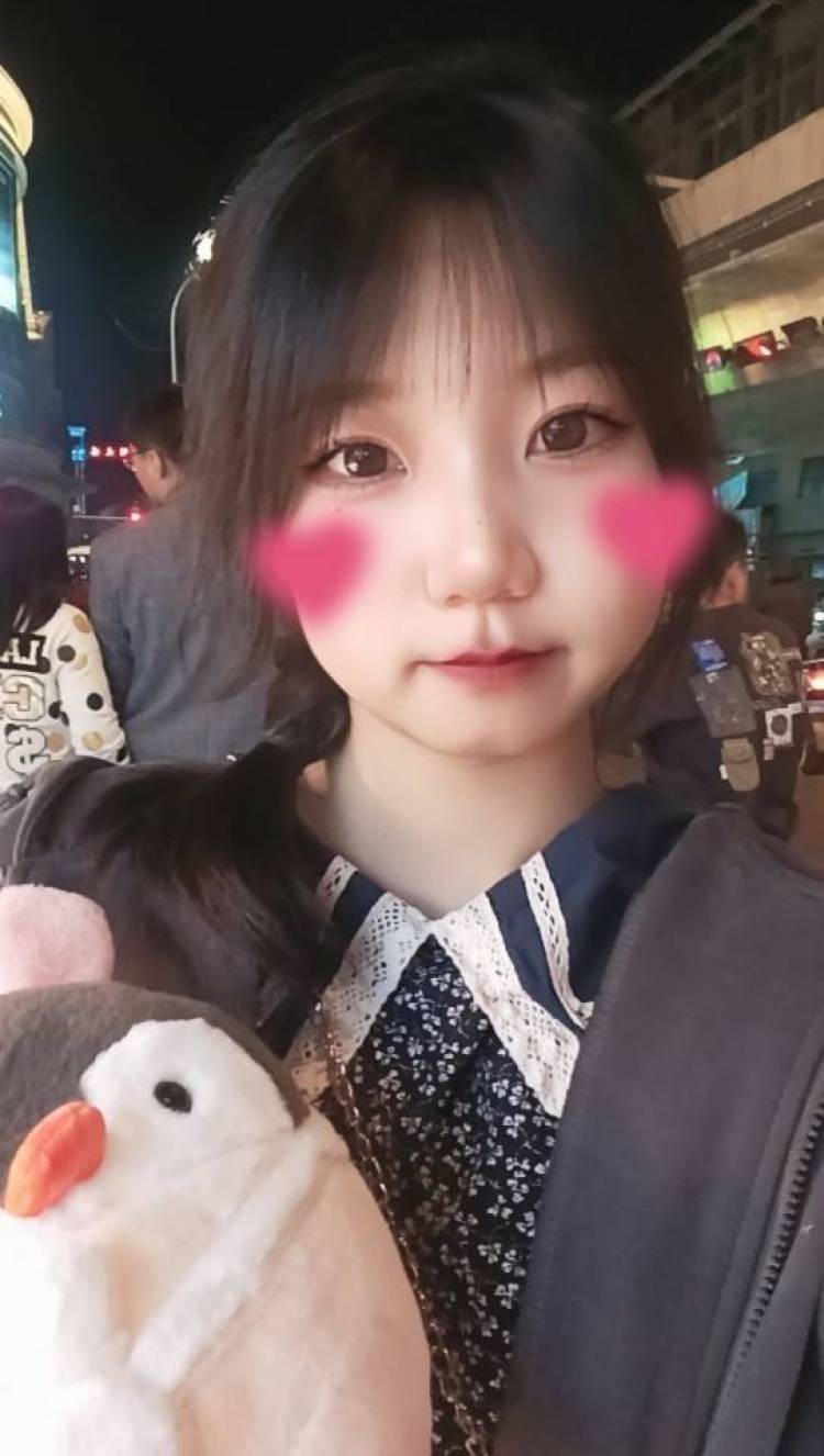 🍑.-湖北省·襄阳市·樊城区--有经验,价格实惠品质高,可接饰品,服装,化妆品……长相还算OK手模也🉑,身高166体重98-102