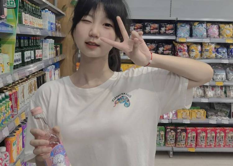 🍑.-湖北省·襄阳市·樊城区--有经验,价格实惠品质高,可接饰品,服装,化妆品……长相还算OK手模也🉑,身高166体重98-102