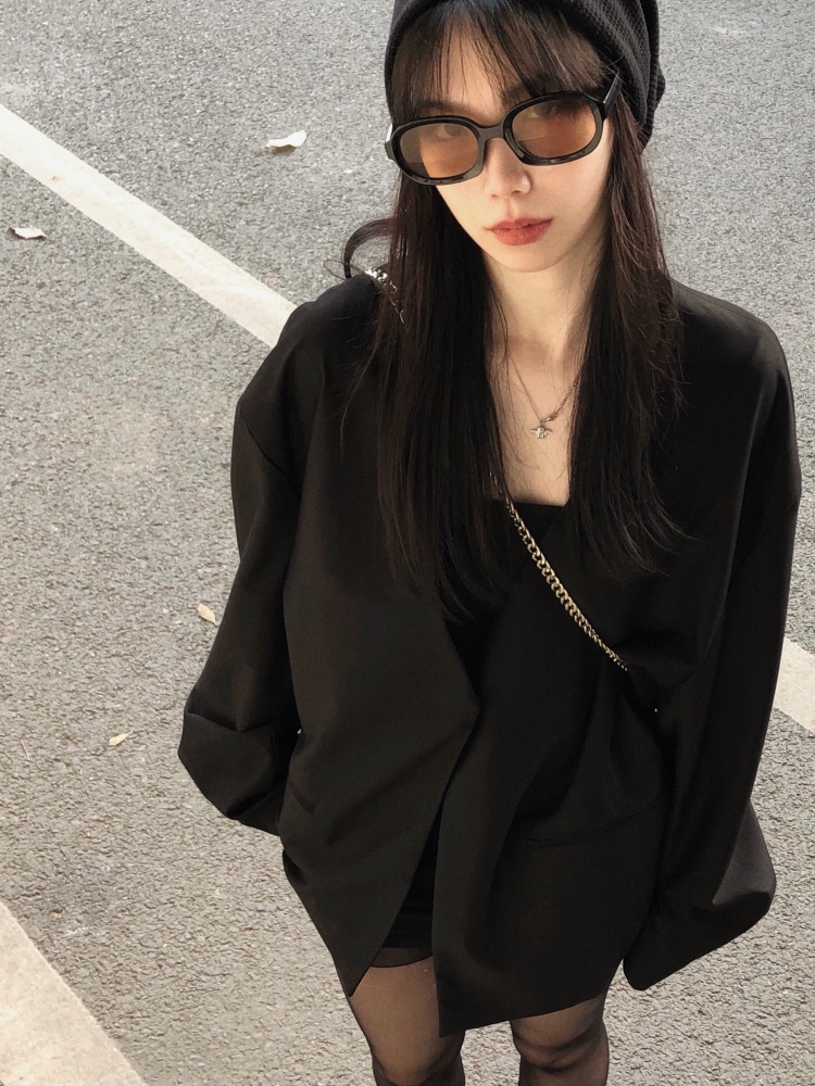 MIce-广东省·广州市·天河区-微博 知乎 *** B站-167 90斤 学设计的 会摄影拍照 会修图 会广告文案会新媒体运营 做过产品局部模特和淘宝网拍 身材良好 可以接各种寄拍送拍都🉑！