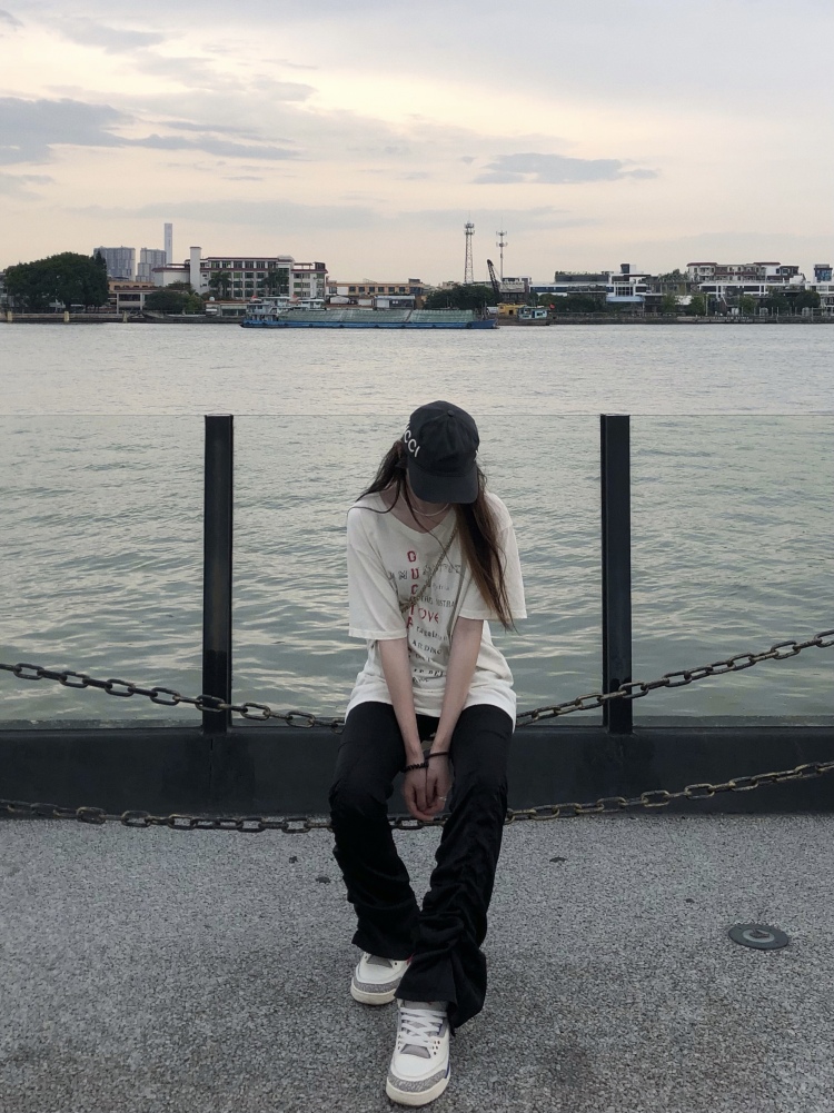 MIce-广东省·广州市·天河区-微博 知乎 *** B站-167 90斤 学设计的 会摄影拍照 会修图 会广告文案会新媒体运营 做过产品局部模特和淘宝网拍 身材良好 可以接各种寄拍送拍都🉑！