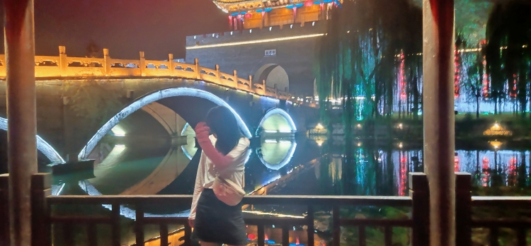 王王碎冰冰-山东省·菏泽市·成武县-快手-身高168体重98 喜欢跳舞 拍照 可接衣服鞋子各种配饰等等 期待与你的合作