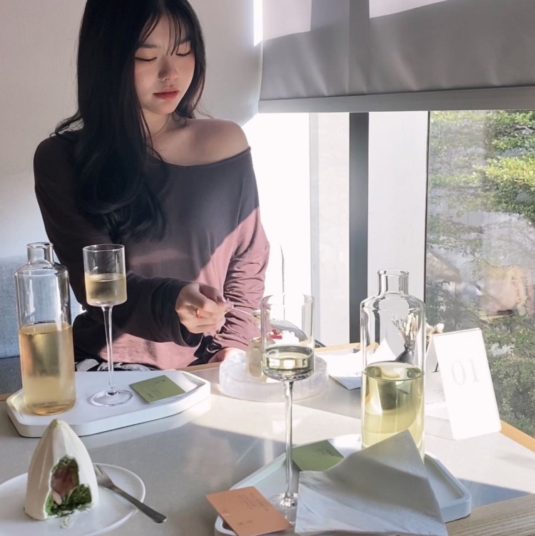 热爱生活的小蚁同学-广东省·广州市·南沙区-美图秀秀-约商家
寄拍 淘宝 拼多多 ***都可 衣服包包首饰鞋子各类均接。
风格可多变 
佣金💰40-200/单
会拍照会p图 有专业设备