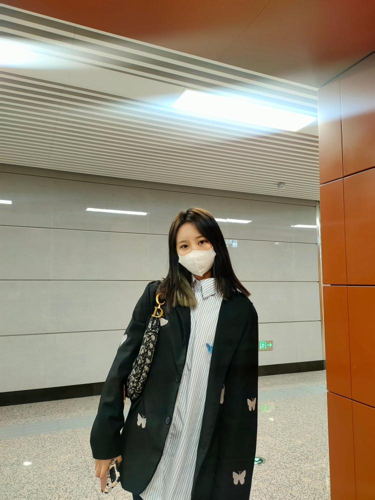 Cecilia.-辽宁省·大连市·金州区--喜欢拍照 会p图  会剪辑  风格多变  时间充裕  接网拍寄拍