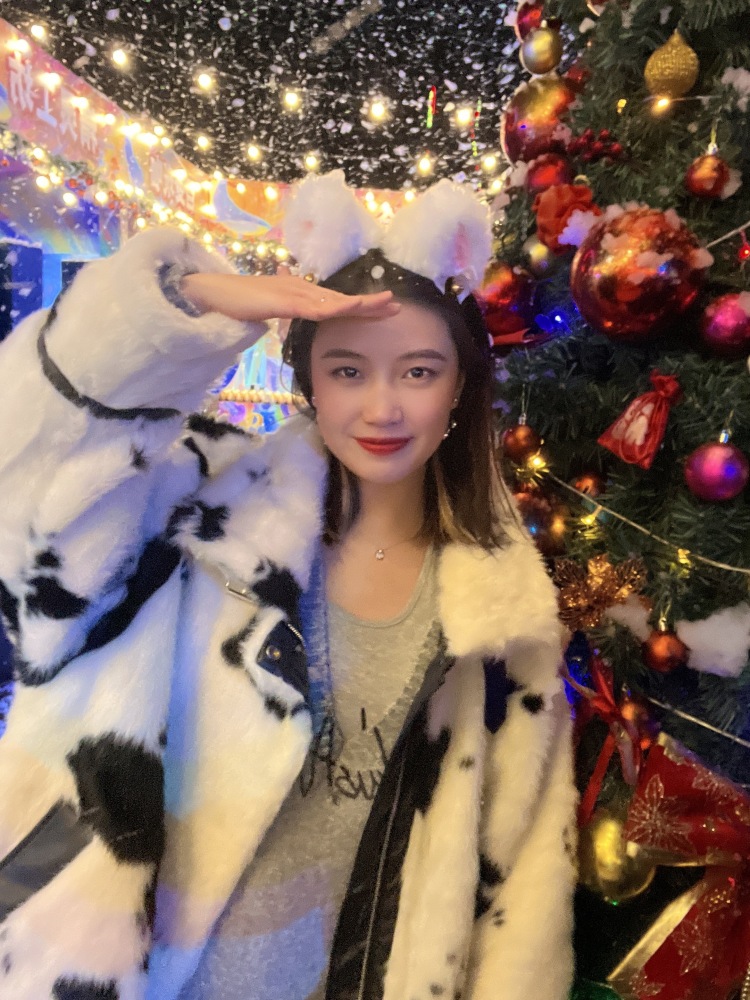 可可-江苏省·无锡市·江阴市-抖音 ***-喜欢拍照片,接寄拍
服装配饰均可,可尝试不同风格
身高166/体重96斤
坐标:无锡
