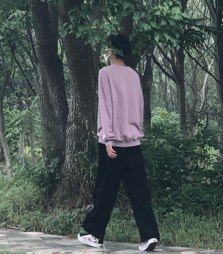 小袁-安徽省·蚌埠市·龙子湖区--可接寄拍自拍,买家秀
价格可以商量
接寄拍男生衣服裤子鞋子都🉑