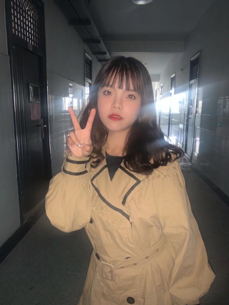 許芳芳_-河南省·许昌市·鄢陵县-快手 抖音-可接衣服寄拍 买家秀 开箱视频等等~
本人学生 有可空余的时间 双子座