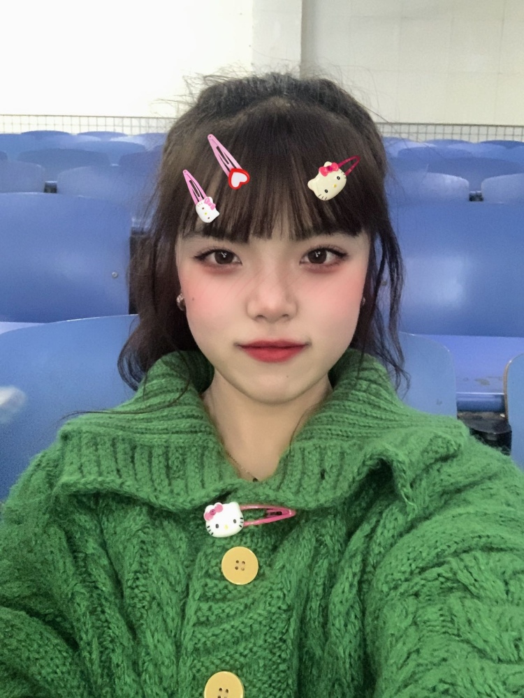 許芳芳_-河南省·许昌市·鄢陵县-快手 抖音-可接衣服寄拍 买家秀 开箱视频等等~
本人学生 有可空余的时间 双子座