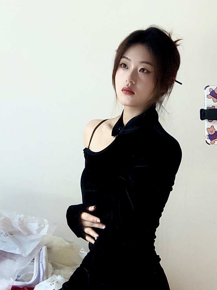 W_chat-黑龙江省·绥化市·安达市-抖音 快手-身高158体重98
接买家秀~素人推荐~快手推荐~会p图,百搭风格~有拍照条件
因为本人就异常喜欢拍照所以会认真对待哒!
首饰 衣服 发饰 都可以尝试!