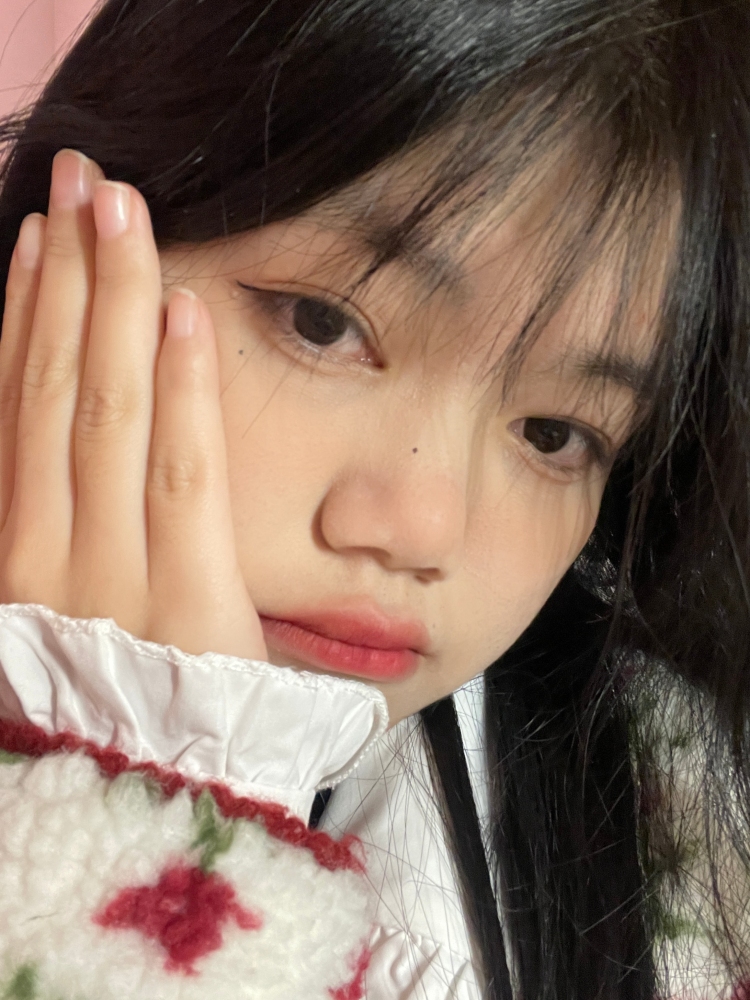 NN-贵州省·贵阳市·花溪区-抖音 *** 微博-目前是大学生大学在读,形象气质佳。擅长唱歌,曾获得十佳歌手称号。会拍照,会p图。接寄拍包括衣服饰品包包等等。