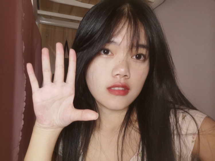 NN-贵州省·贵阳市·花溪区-抖音 *** 微博-目前是大学生大学在读,形象气质佳。擅长唱歌,曾获得十佳歌手称号。会拍照,会p图。接寄拍包括衣服饰品包包等等。