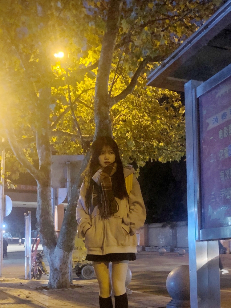 NN-贵州省·贵阳市·花溪区-抖音 *** 微博-目前是大学生大学在读,形象气质佳。擅长唱歌,曾获得十佳歌手称号。会拍照,会p图。接寄拍包括衣服饰品包包等等。