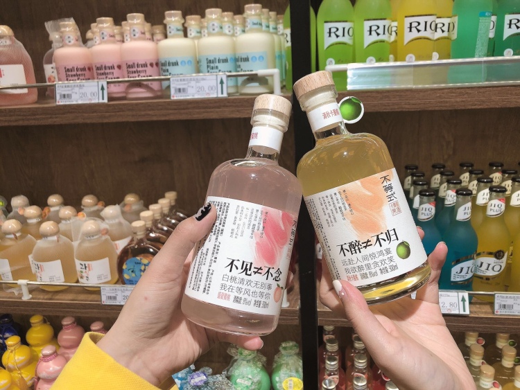 🎈茜-陕西省·西安市·新城区--身高:165,体重:95斤。爱拍照,会修图,可接寄拍。衣服,物品都可。