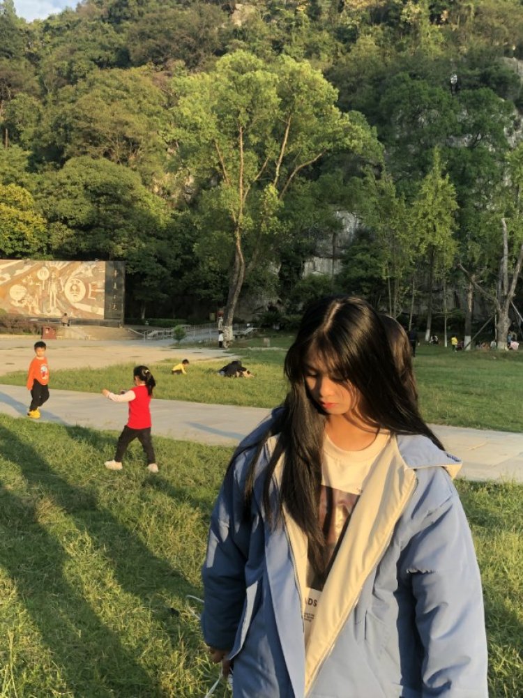 九-广西壮族自治区·桂林市·灵川县-快手,***-大家好,我叫 九 希望能认识你!一起合作(虽然我还没合作过)我是第一次做这个
可接寄拍送拍,食品测评,化妆品测评
饰品,鞋子等
会一点P图,化妆技术有点不好
时间自由,学生党
身高160
体重10