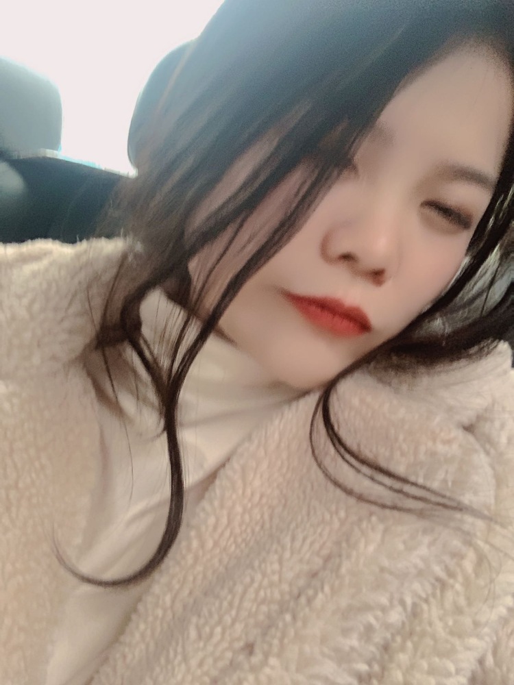 Mary-广东省·清远市·英德市-抖音 微博-宝妈一枚小个子 155.82斤 孩子一岁一个月会走 平时爱拍照 可接 寄拍 送拍的一些 服装饰品 包包 母婴之类的 可长期合作