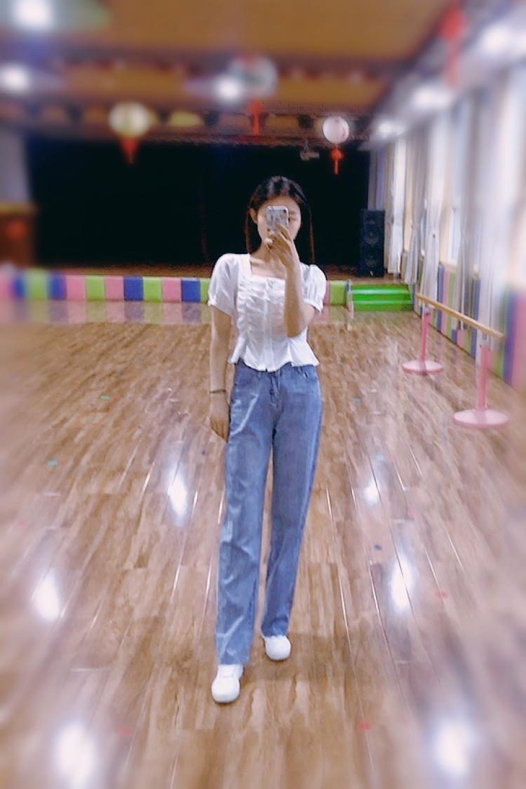 小棉袄o-山东省·济宁市·任城区--大家好!我是小棉袄
时间较自由,
可接寄拍送拍,买家秀,开箱测评,衣服,日用品,彩妆都可以,会修图
身份:素人
年龄:23
身高:166CM
体重:48KG
坐标:山东省 济宁市 任城区
体重:49k