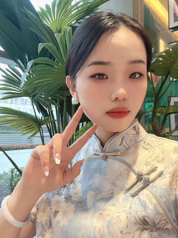 马姣姣-江苏省·无锡市·锡山区-抖音，微博，***-时间较自由，
可接寄拍送拍，买家秀，会修点图
身份：素人
年龄：23
身高：168CM
体重：51KG
坐标：江苏省·无锡市