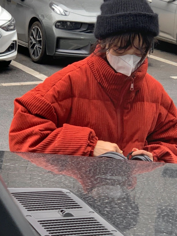 llin-浙江省·杭州市·上城区--具有一年模特经验。可接休闲风,韩风,甜酷风,暗黑风等各种风格买家秀寄拍,送拍, 也可线下约拍。各类时尚单品,饰品,帽子均可。