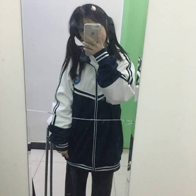 睡觉-安徽省·黄山市·祁门县--这里是星星 接寄拍 买家秀 种草姬都可以
服装包包鞋子什么的都可以的
身高:162 体重:90斤