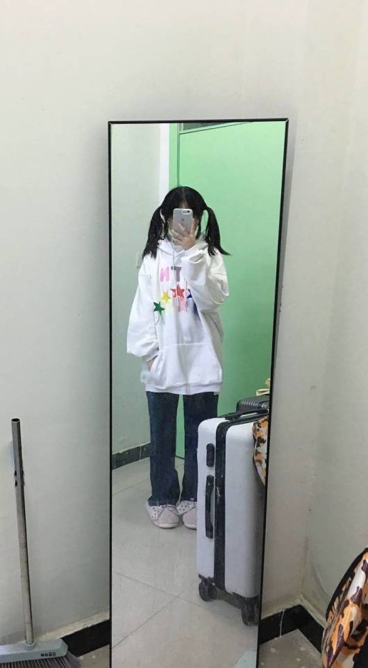 睡觉-安徽省·黄山市·祁门县--这里是星星 接寄拍 买家秀 种草姬都可以
服装包包鞋子什么的都可以的
身高:162 体重:90斤