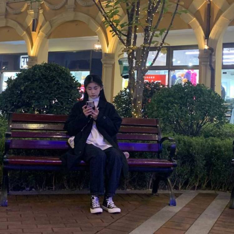 s9-河南省·郑州市·新郑市--接寄拍单,衣服饰品
身高 163
体重 47kg
一名学生,闲余时间较多,喜欢拍照片
