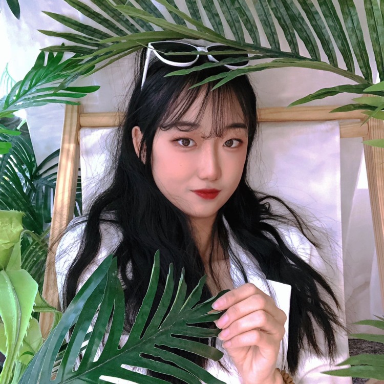 是中秋🥮呀!-黑龙江省·齐齐哈尔市·建华区--接受寄拍,换装视频,详情页等,有耳洞,会修图,身高170 体重49公斤!会修图