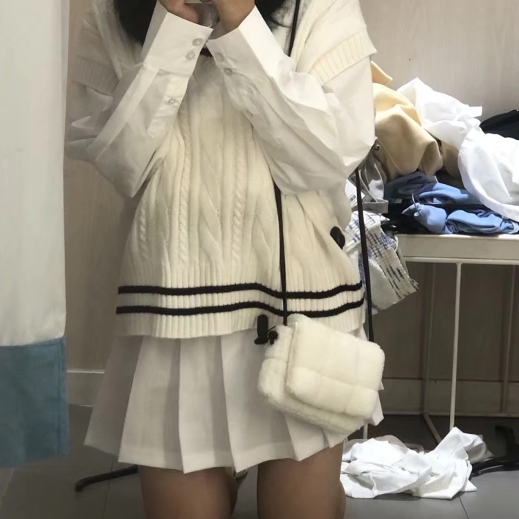 Y_-广东省·深圳市·龙岗区-抖音-会拍照,会p图,身材还可以,费用可议,会画画、钢琴、舞蹈,皮肤也还可以