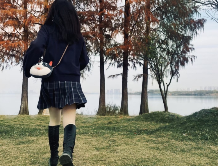 桥豆麻袋-湖北省·恩施土家族苗族自治州·恩施市-抖音,***-接寄拍,衣服、鞋子、饰品。本人168 108
风格偏可爱,费用给钱就行,不在乎多少。