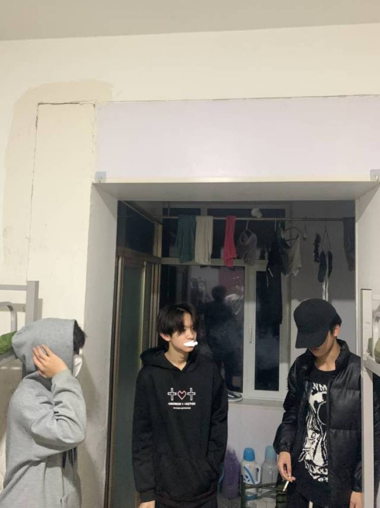小段.-河北省·石家庄市·鹿泉区-快手-身高175体重105 身材比例好 接服装配饰第一次接触这个给一个机会