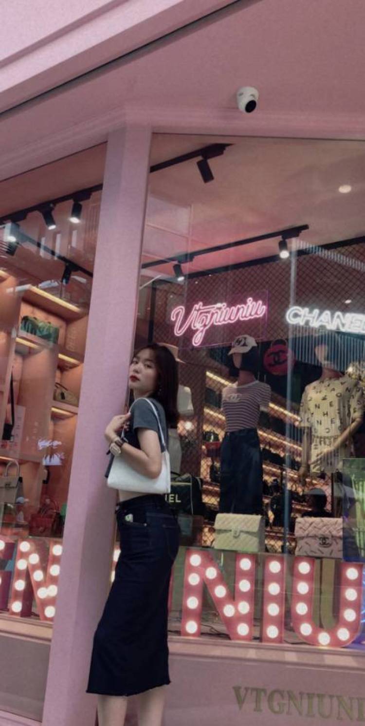 Bʏ ᴄʜᴀɴᴄᴇ-河南省·周口市·西华县--蹲商家
接单寄拍衣服鞋子包包首饰都可以
身高172体重108