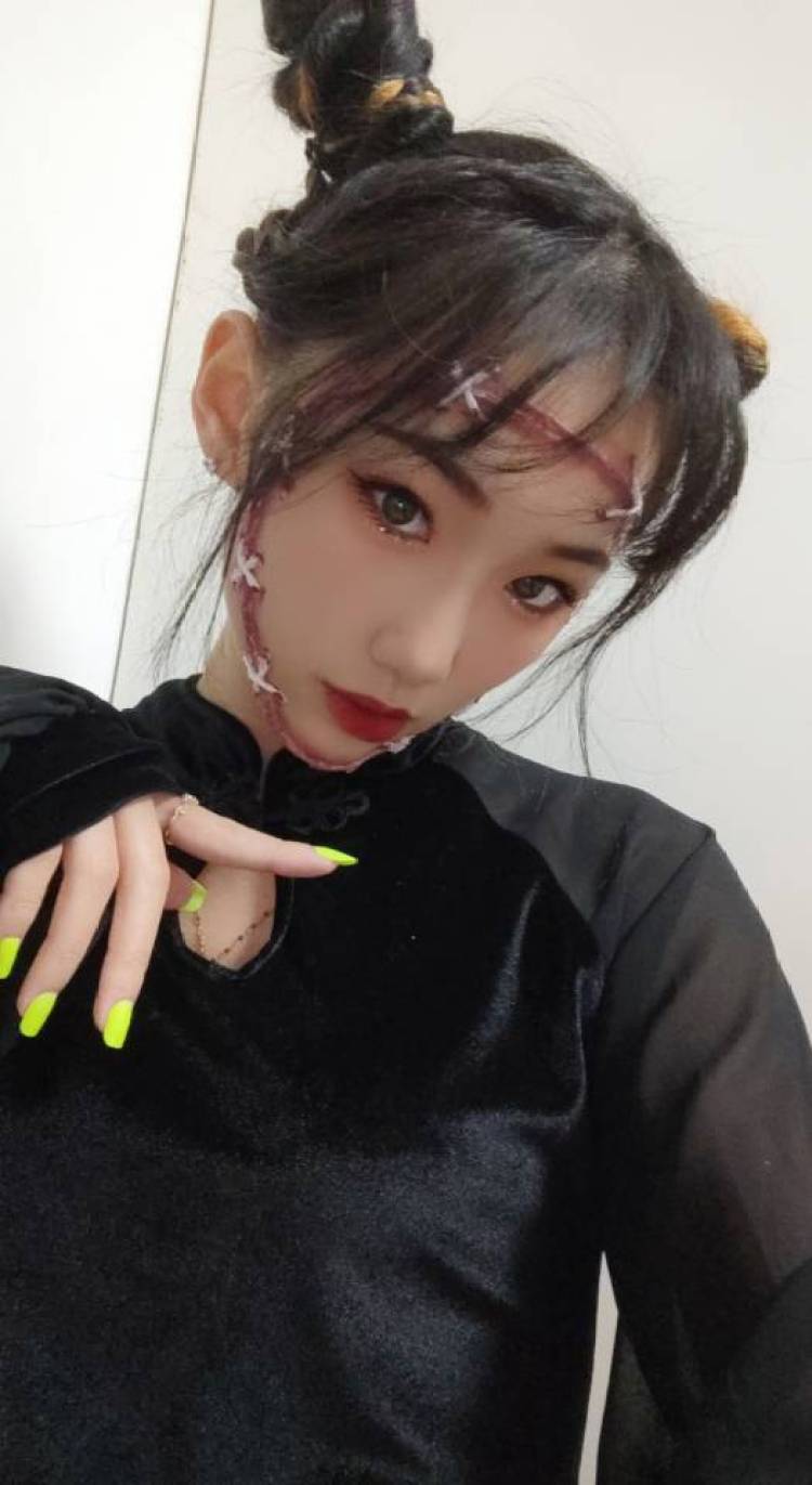 🥂 Mickie琪-辽宁省·大连市·甘井子区--170cm45kg ,舞蹈生表演生播音生。学生大三,专业模特平模礼仪拍摄,各大平台有粉丝基础,推广带货