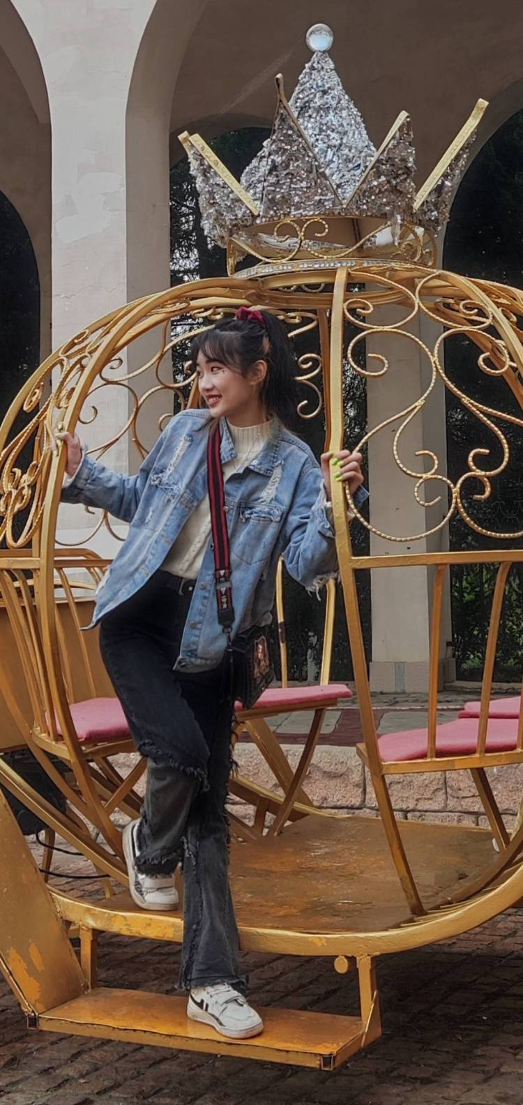 🥂 Mickie琪-辽宁省·大连市·甘井子区--170cm45kg ,舞蹈生表演生播音生。学生大三,专业模特平模礼仪拍摄,各大平台有粉丝基础,推广带货