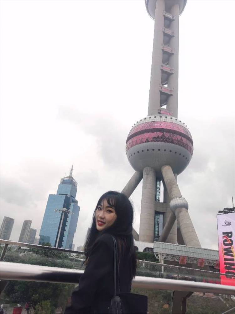 🥂 Mickie琪-辽宁省·大连市·甘井子区--170cm45kg ,舞蹈生表演生播音生。学生大三,专业模特平模礼仪拍摄,各大平台有粉丝基础,推广带货