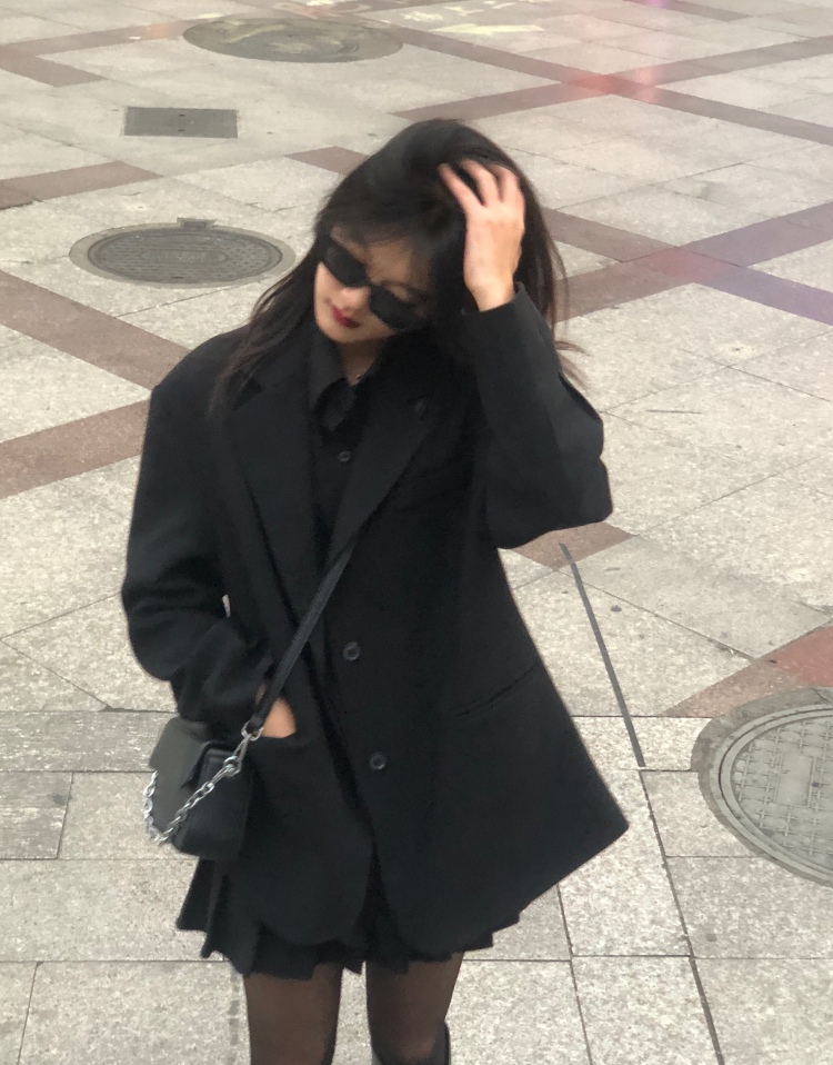 禁止随地徐徐-浙江省·金华市·婺城区-抖音***快手-身高170体重110可接单衣服类鞋子类喜欢拍照也会p图也想尝试各种风格