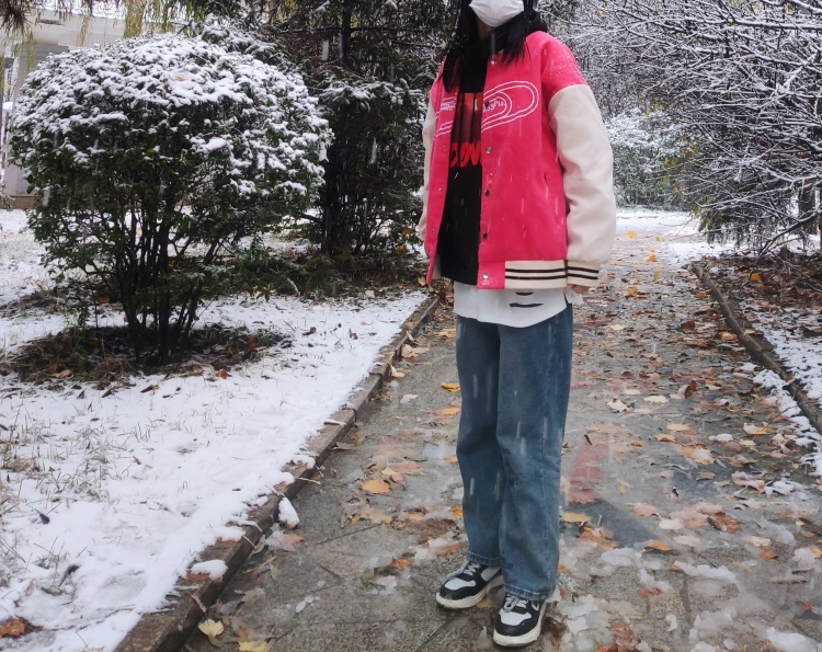 杏奈-山东省·聊城市·东昌府区-抖音-在校大学生一枚!喜欢拍照 会ps
身高165体重98🤔
弹吉他唱歌和绘画都OK
喜欢跑步运动和打篮球
各种风格都可以驾驭
接寄拍!接寄拍!接寄拍!