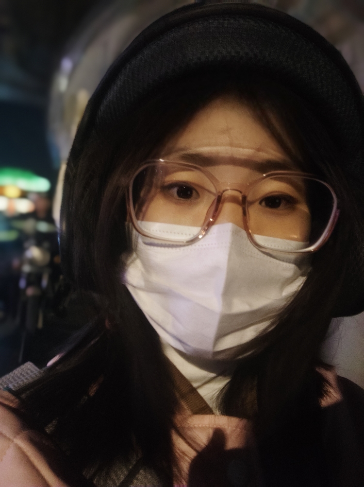 杏奈-山东省·聊城市·东昌府区-抖音-在校大学生一枚!喜欢拍照 会ps
身高165体重98🤔
弹吉他唱歌和绘画都OK
喜欢跑步运动和打篮球
各种风格都可以驾驭
接寄拍!接寄拍!接寄拍!
