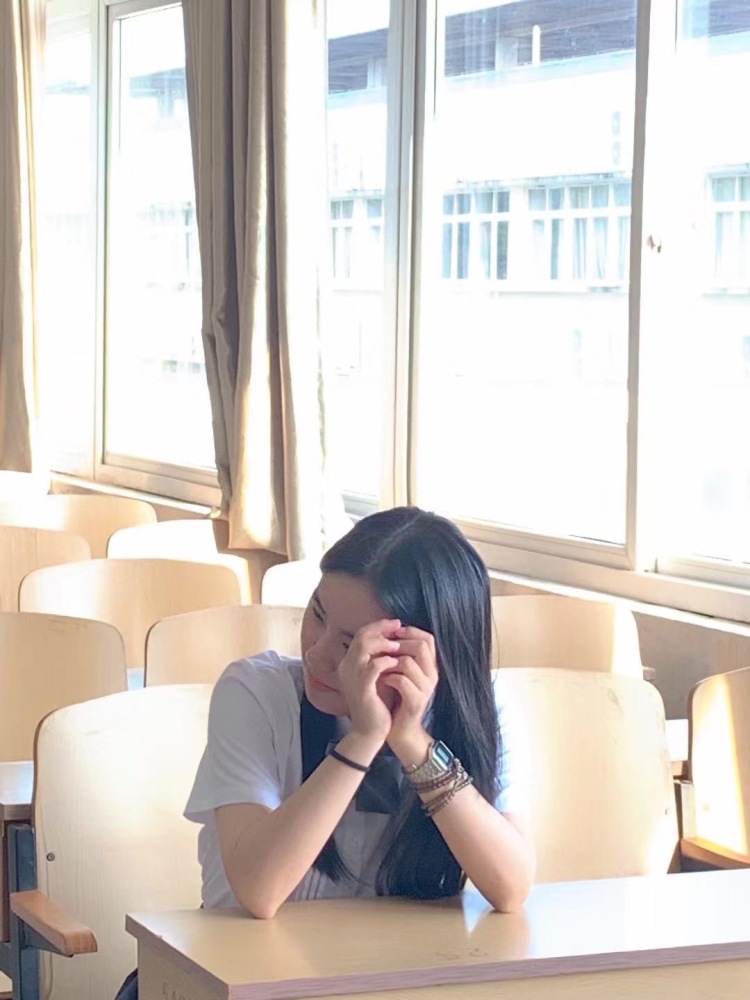 Crystal-江西省·南昌市·进贤县--日常服饰都可,衣服鞋子包包化妆品配饰等等都可
拍照质量好,照片清晰,苹果手机直出,质感十足