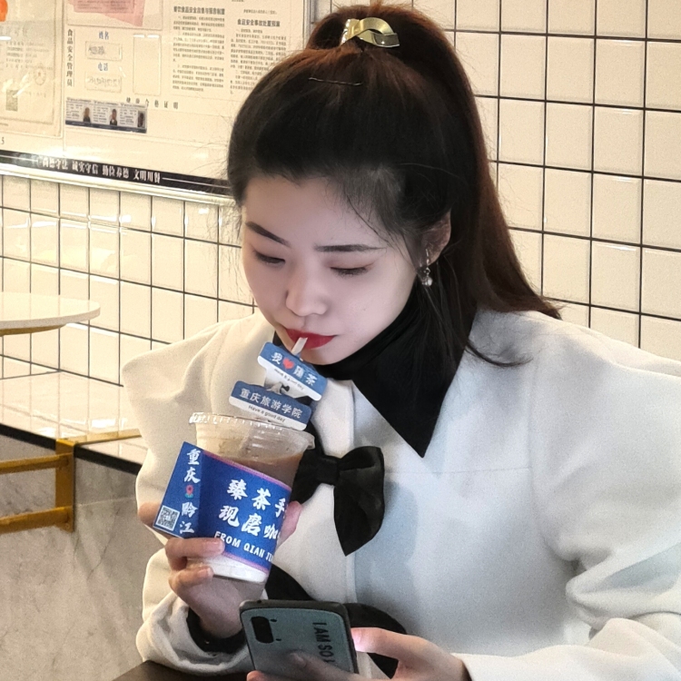 1甜-山西省·太原市·万柏林区-抖音快手***-身高172体重50kg,风格多样,可接寄拍,送拍,买家秀,免费试用,服饰,包包,日用物品都可