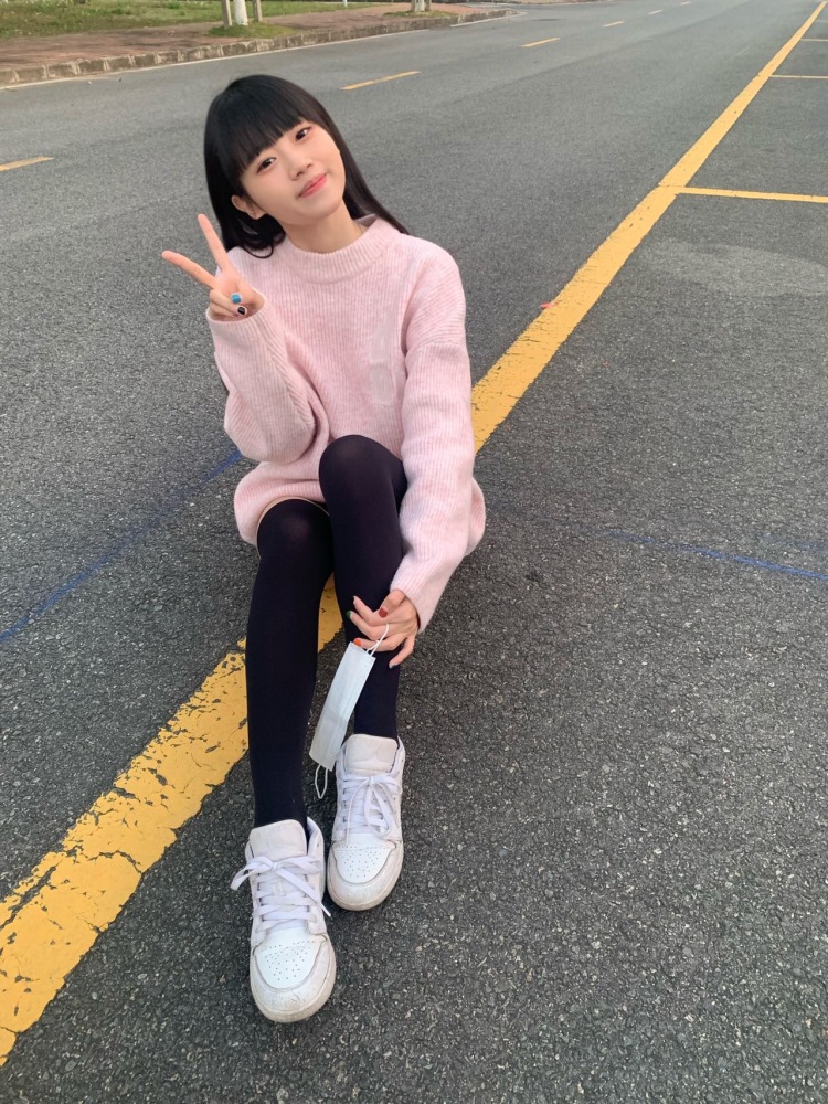 R-广东省·东莞市·塘厦镇-***-你好 我是一名在校的女大学生
穿搭什么风格我都是没问题的 期待与您的合作