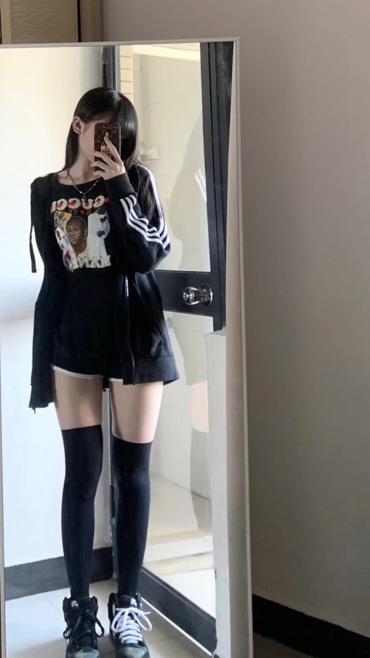 R-广东省·东莞市·塘厦镇-***-你好 我是一名在校的女大学生
穿搭什么风格我都是没问题的 期待与您的合作