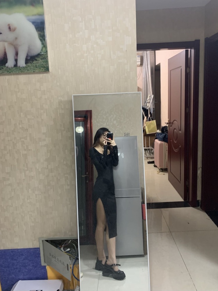 会跳舞的京京-陕西省·西安市·雁塔区-抖音：ljy-特长爵士舞，喜欢拍摄视频（vlog、跳舞、宠物互动），有基本的审美和创造能力，善于韩系服装搭配，表达力强，性格外向，善于沟通交流。