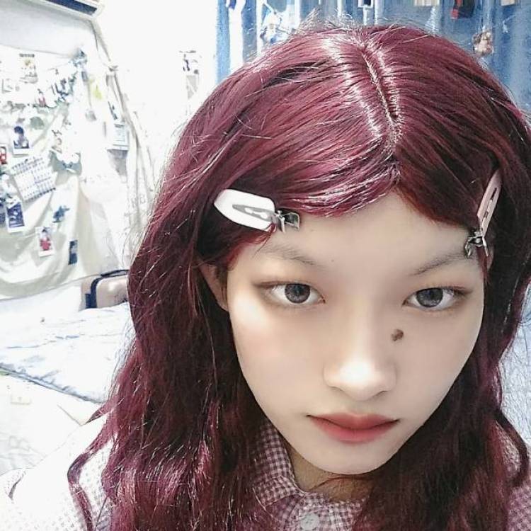 阿佳啊-重庆市·重庆市·渝中区-微博 *** -身高159  体重50 属于梨形身材
风格:高级 复古 甜美 辣妹 名媛 欧美 
 会拍照 会P图  希望接到一些服装饰品或者生活类的单 第一次来到网红湾 希望各位商家看看我